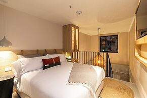 Landmark Hotel
