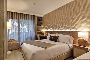 Landmark Hotel