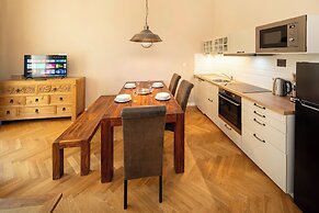 1 Bed Flat - Sleeps 5 - Parking - Wifi