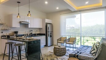 Luxury Studio Rooftop Pool and Jacuzzi