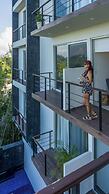 Luxury Studio Rooftop Pool and Jacuzzi