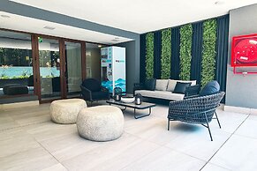Mackenna Spot by Andes+