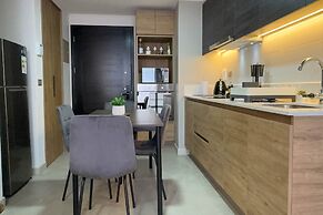 Mackenna Spot by Andes+