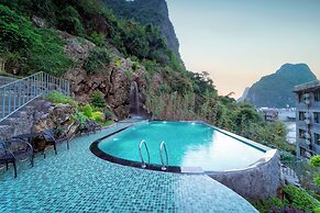 Yangshuo Mountain and City Resort