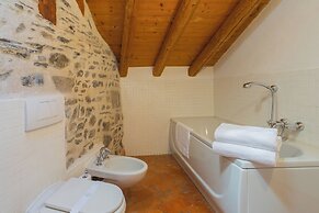 Antiche Mura by Rent all Como
