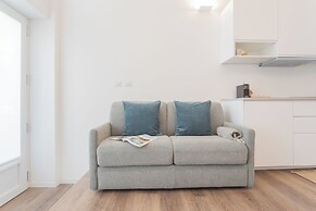 A Step From the Dome Apartment by Rent all Como