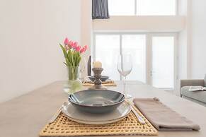 A Step From the Dome Apartment by Rent all Como