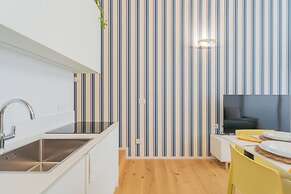 A Step From the Lake Apartment by Rent all Como