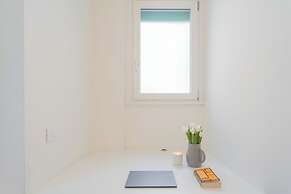 A Step From the Lake Apartment by Rent all Como