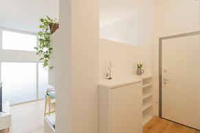 A Step From the Lake Apartment by Rent all Como
