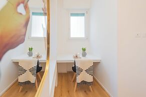 A Step From the Lake Apartment by Rent all Como