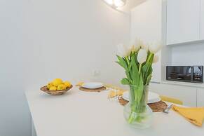 A Step From the Lake Apartment by Rent all Como