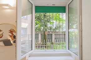 A Step From the Lake Apartment by Rent all Como