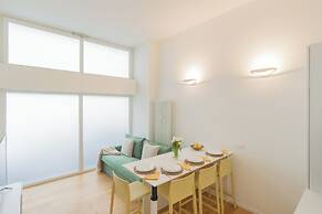 A Step From the Lake Apartment by Rent all Como