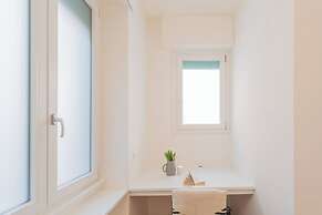 A Step From the Lake Apartment by Rent all Como
