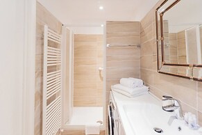Da Pia in Historycal Como City Centre by Rent all Como