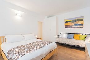 Da Pia in Historycal Como City Centre by Rent all Como