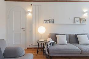 Emily's Holiday House - Authentic Lake Como by Rent all Como