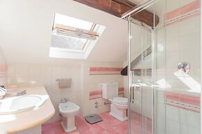 Emily's Holiday House - Authentic Lake Como by Rent all Como