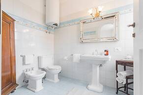 Emily's Holiday House - Authentic Lake Como by Rent all Como