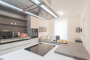 Enchanted Como Lake - City Apartment by Rent all Como