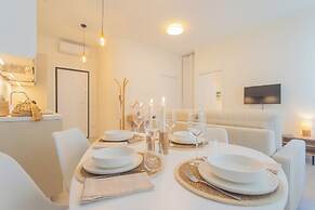 Enchanted Como Lake - City Apartment 2 by Rent all Como