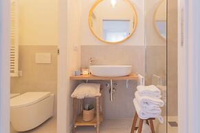 Enchanted Como Lake - City Apartment 2 by Rent all Como