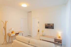 Enchanted Como Lake - City Apartment 2 by Rent all Como
