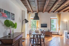 Front Lake Apartment With Private Funicular by Rent all Como