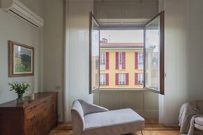 Garibaldi's Balcony by Rent all Como