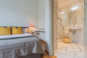 Garibaldi's Balcony by Rent all Como