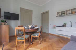 Garibaldi's Balcony by Rent all Como
