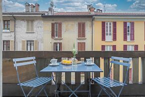 Garibaldi's Balcony by Rent all Como