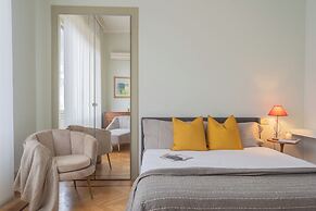 Garibaldi's Balcony by Rent all Como