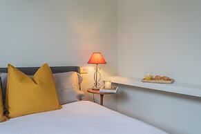 Garibaldi's Balcony by Rent all Como