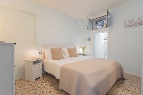 Il Timone by Rent all Como
