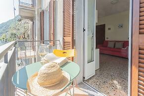 Il Timone by Rent all Como