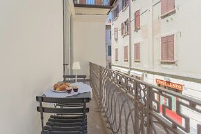 Independence Apartment With Balcony by Rent all Como
