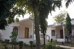 Hotel Shree Krishna Jungle Resort