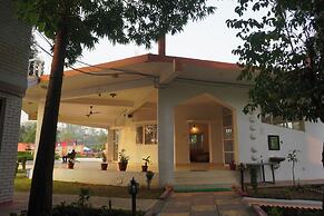 Hotel Shree Krishna Jungle Resort