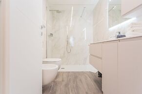 Modern & Stylish Apartment in Como City by Rent all Como