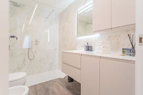 Modern & Stylish Apartment in Como City by Rent all Como