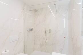 Modern & Stylish Apartment in Como City by Rent all Como