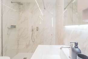 Modern & Stylish Apartment in Como City by Rent all Como