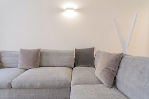 Modern & Stylish Apartment in Como City by Rent all Como