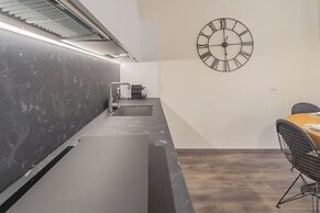 Modern & Stylish Apartment in Como City by Rent all Como