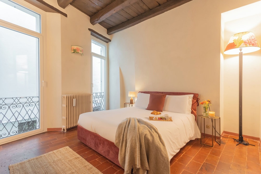 Pantero Apartment by Rent all Como