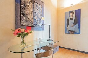 Night at the Museum Apartment by Rent all Como