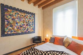 Night at the Museum Apartment by Rent all Como