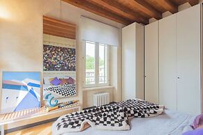 Night at the Museum Apartment by Rent all Como
